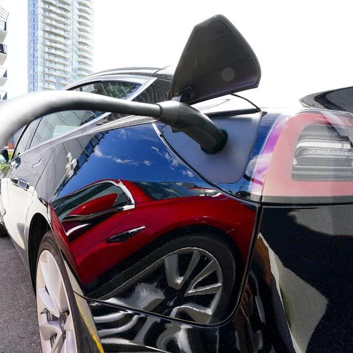 Access to electric vehicle charging getting better but not quickly enough